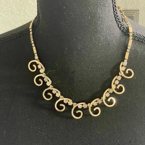 SIGNED SAC Sarah Coventry VNTG
Gold Tone RHINESTONE Necklace 18”L good condition